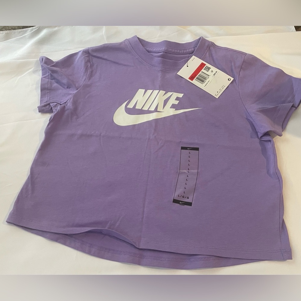 Nike kids shirt large